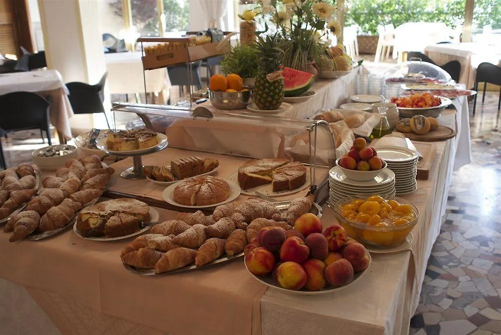 Hotel Ristorante Alcide Poggibonsi 4*,  Italy